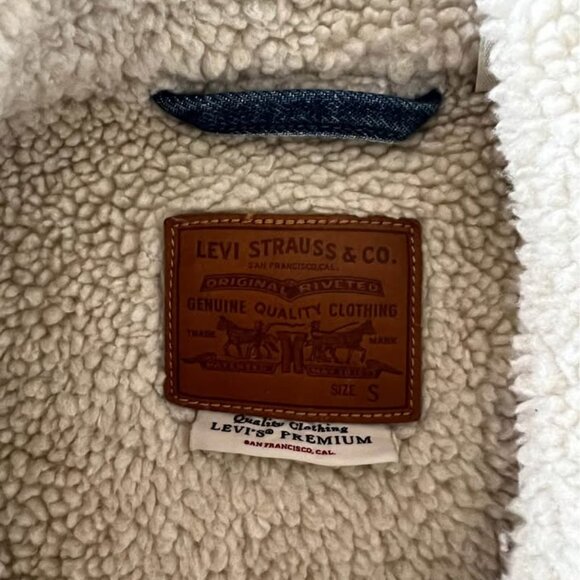 Levi’s Sherpa Jacket - Picture 3 of 3